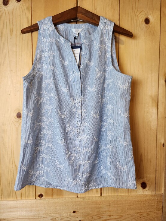 crown & ivy Tops - Crown & Ivy Blue/White Icon Textured 1/4 Button Sleeveless Peasant Blouse NWT